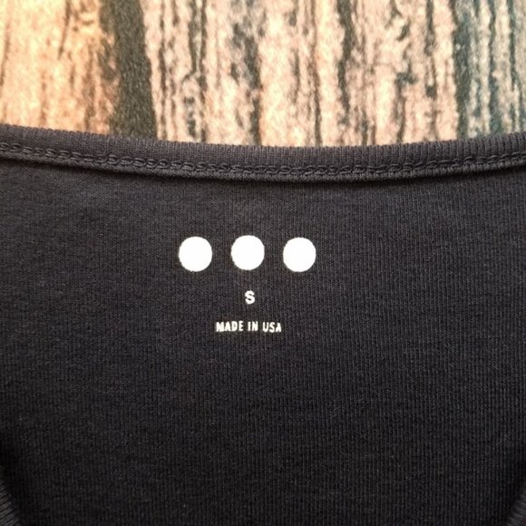 Three Dots V Neck Tee with Gauze Waist - Picture 4 of 6